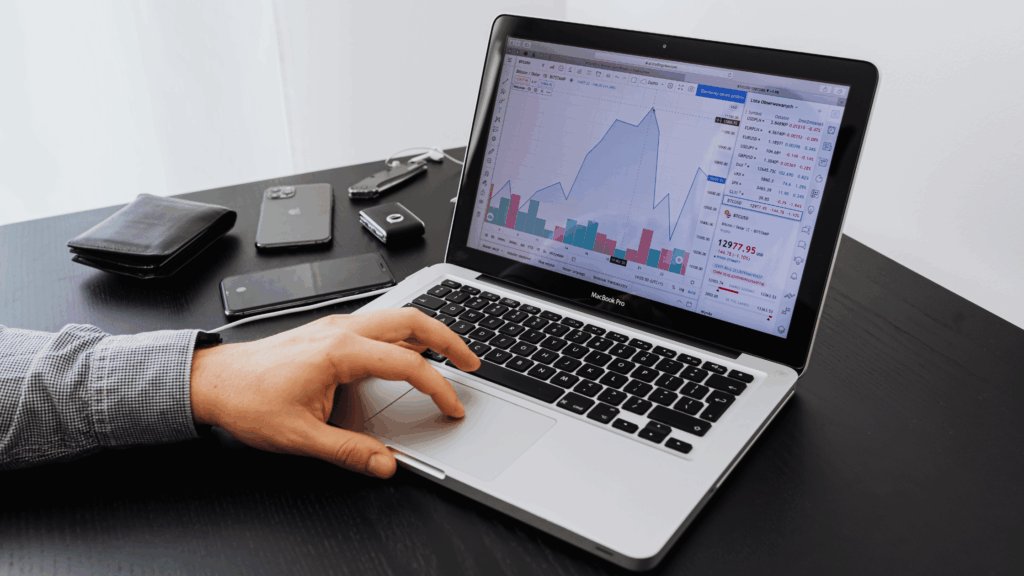Eficiencia energética como estrategia empresarial clave: monitorización del consumo energético en tiempo real en industria.
